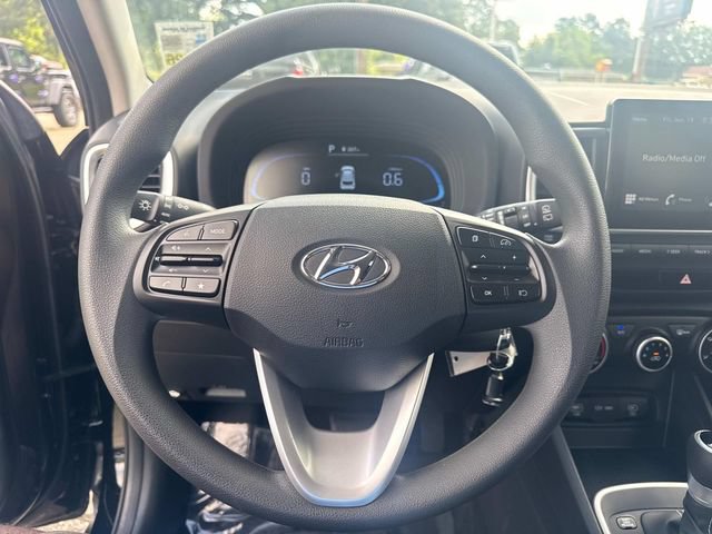 Used 2025 Hyundai Venue SE FWD image 27