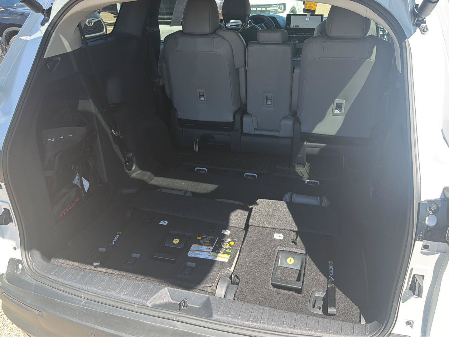 Certified 2026 Toyota Sienna XLE FWD image 15