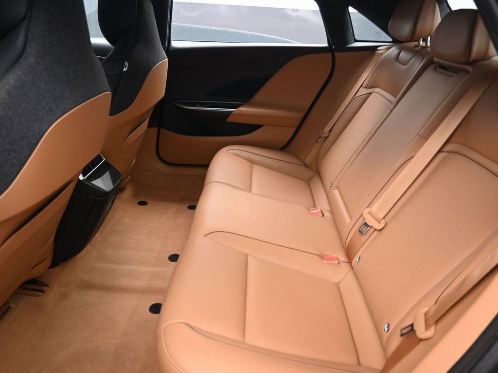 Used 2023 Lucid Air Touring image 24