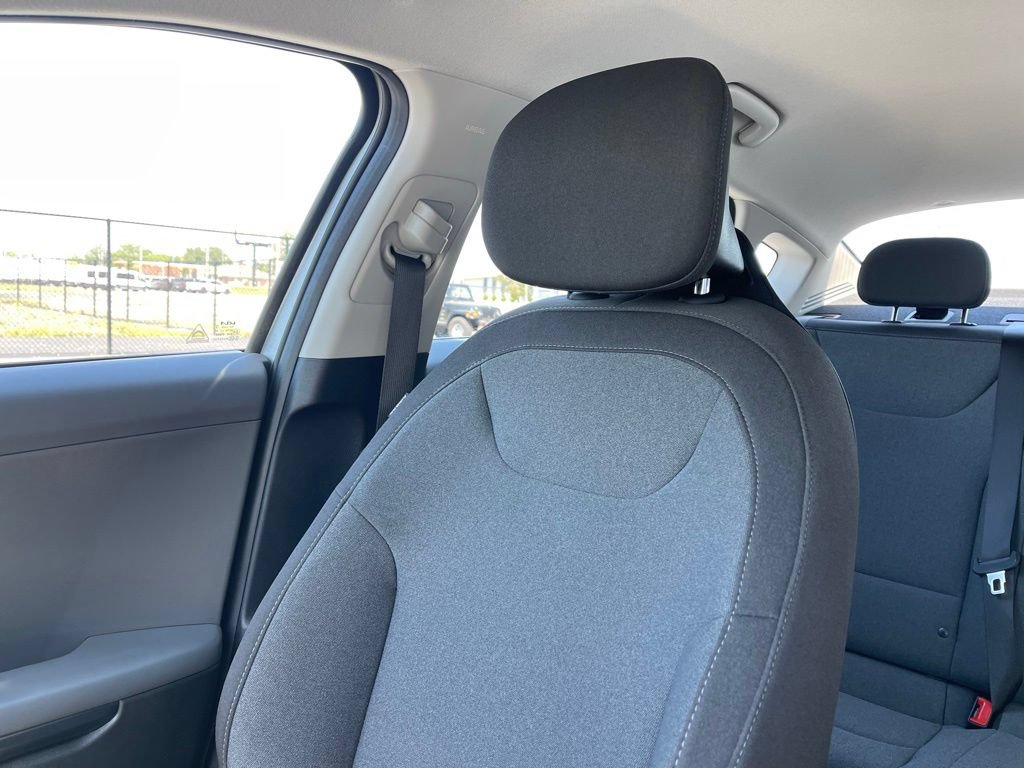 Used 2025 Kia K4 FWD image 35