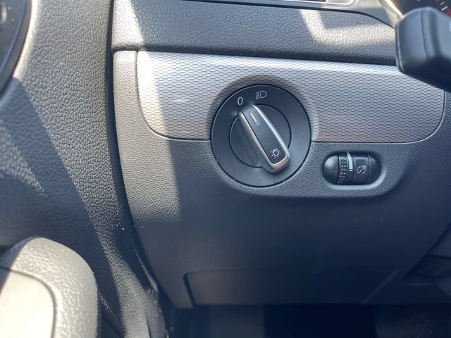 Used 2016 Volkswagen Jetta SE FWD image 24
