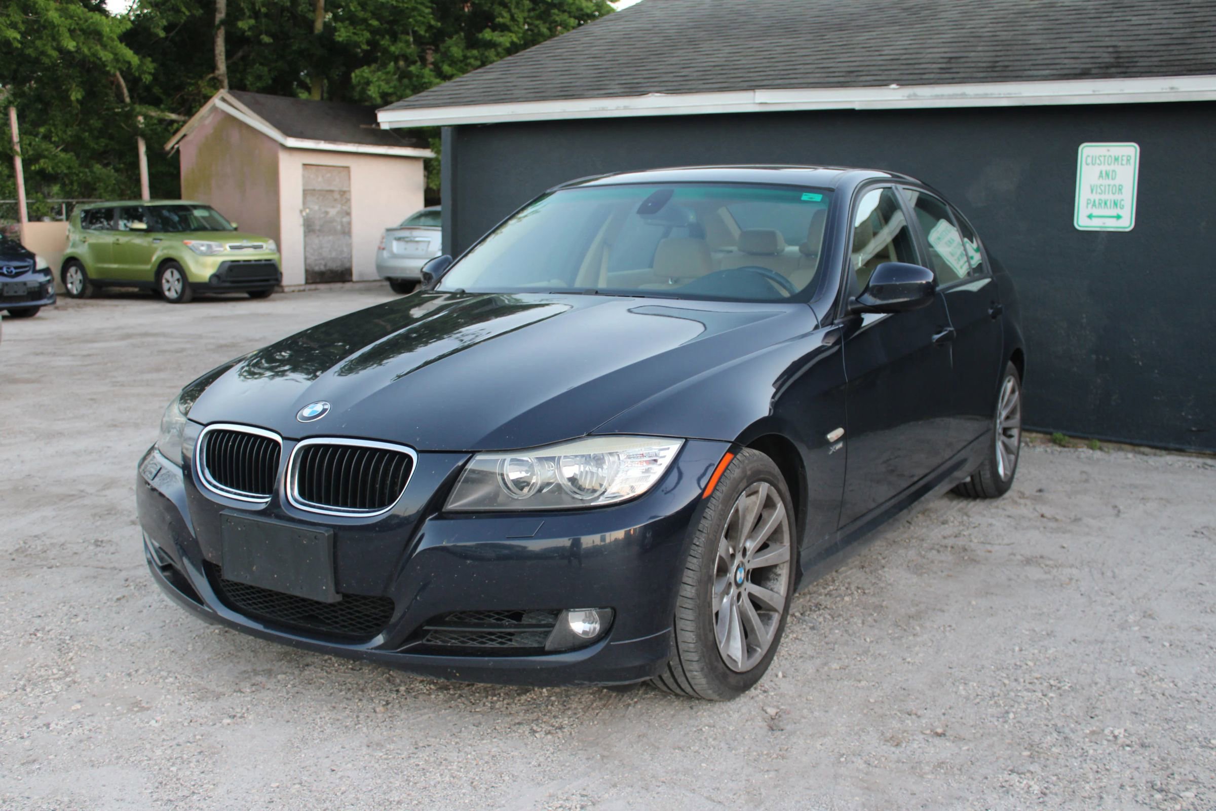 Used 2009 BMW 328i xDrive Sedan image 1