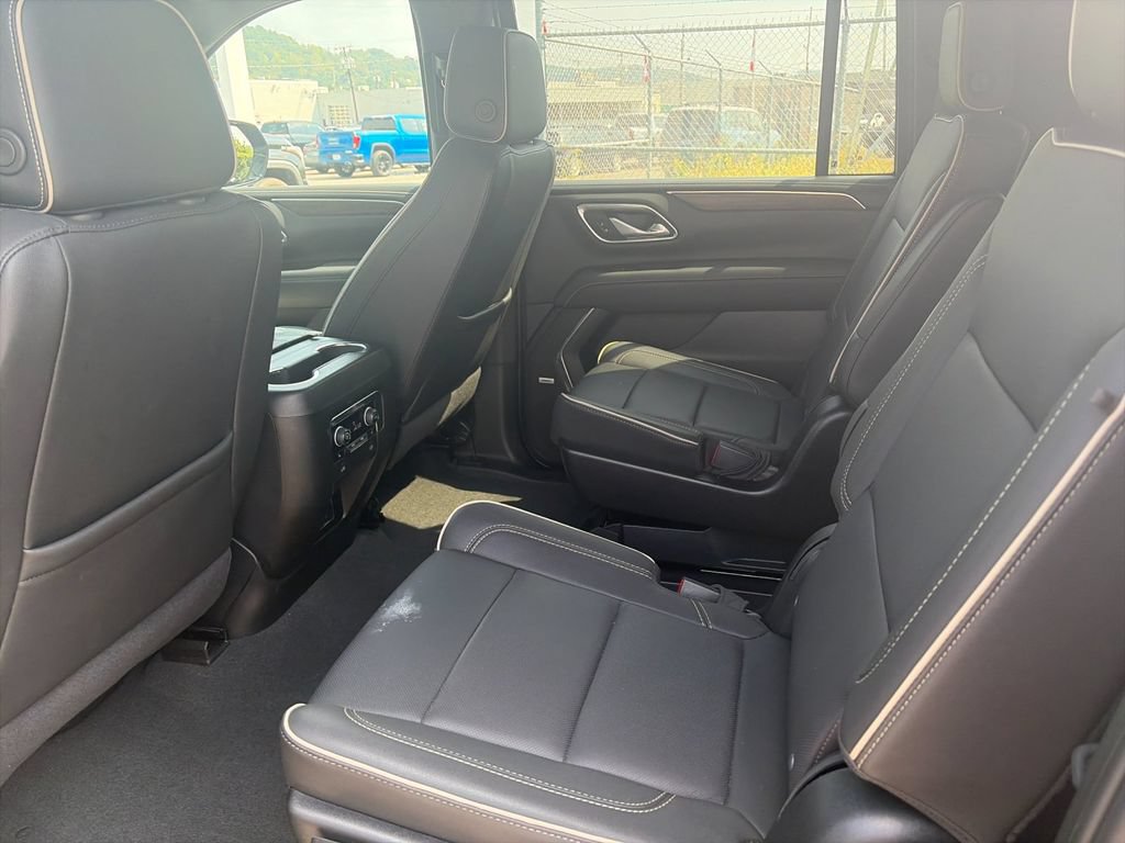 Used 2024 Chevrolet Suburban Premier w/ Premium Package AWD/4WD image 14