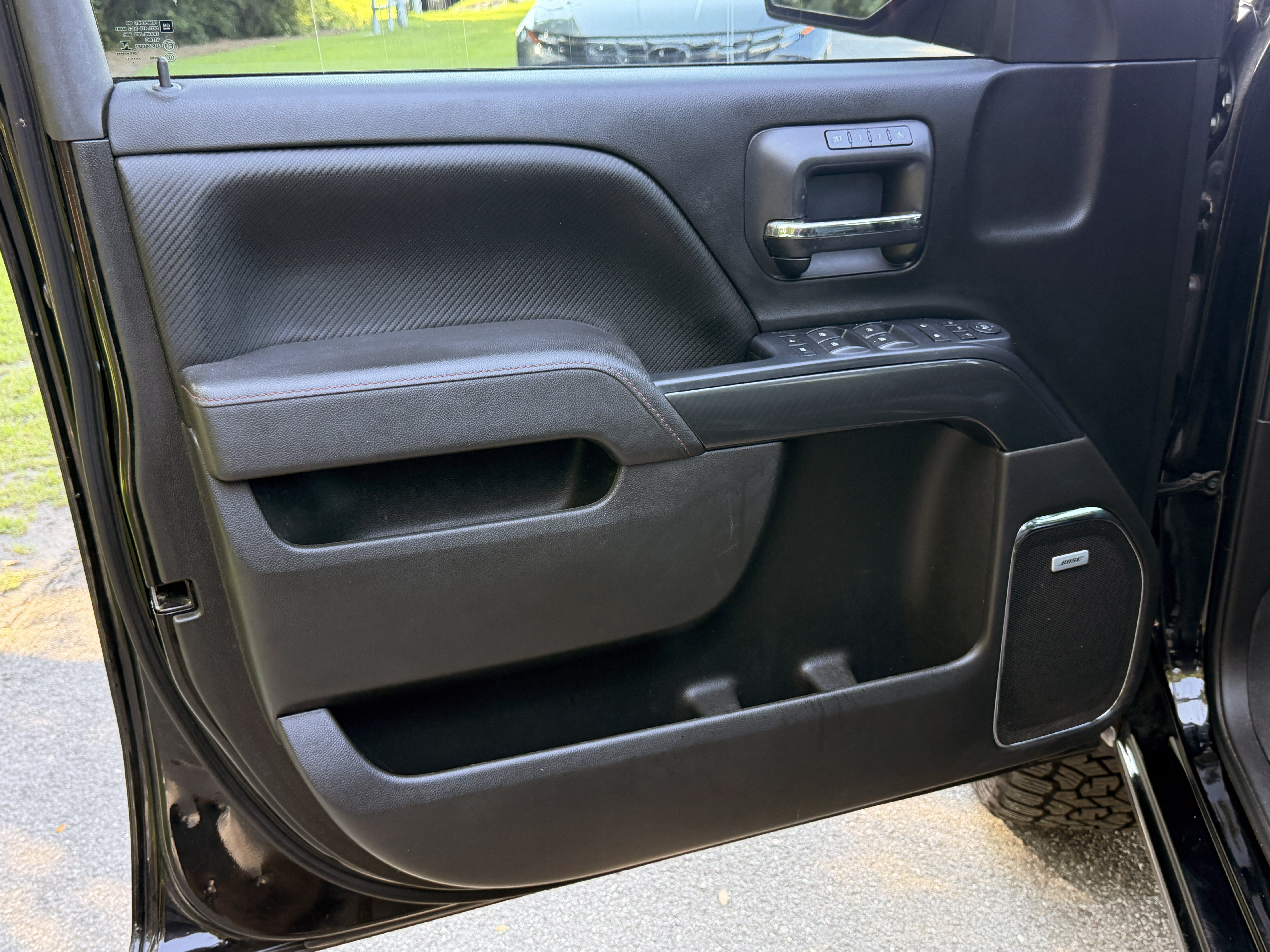 Used 2017 GMC Sierra 1500 SLT AWD/4WD image 4