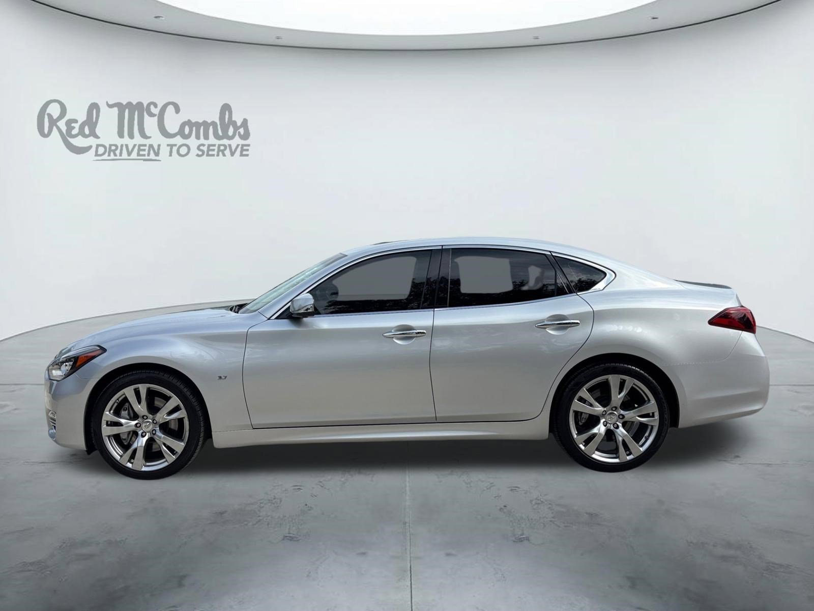 Used 2015 INFINITI Q70 3.7 w/ Deluxe Touring Package RWD image 2