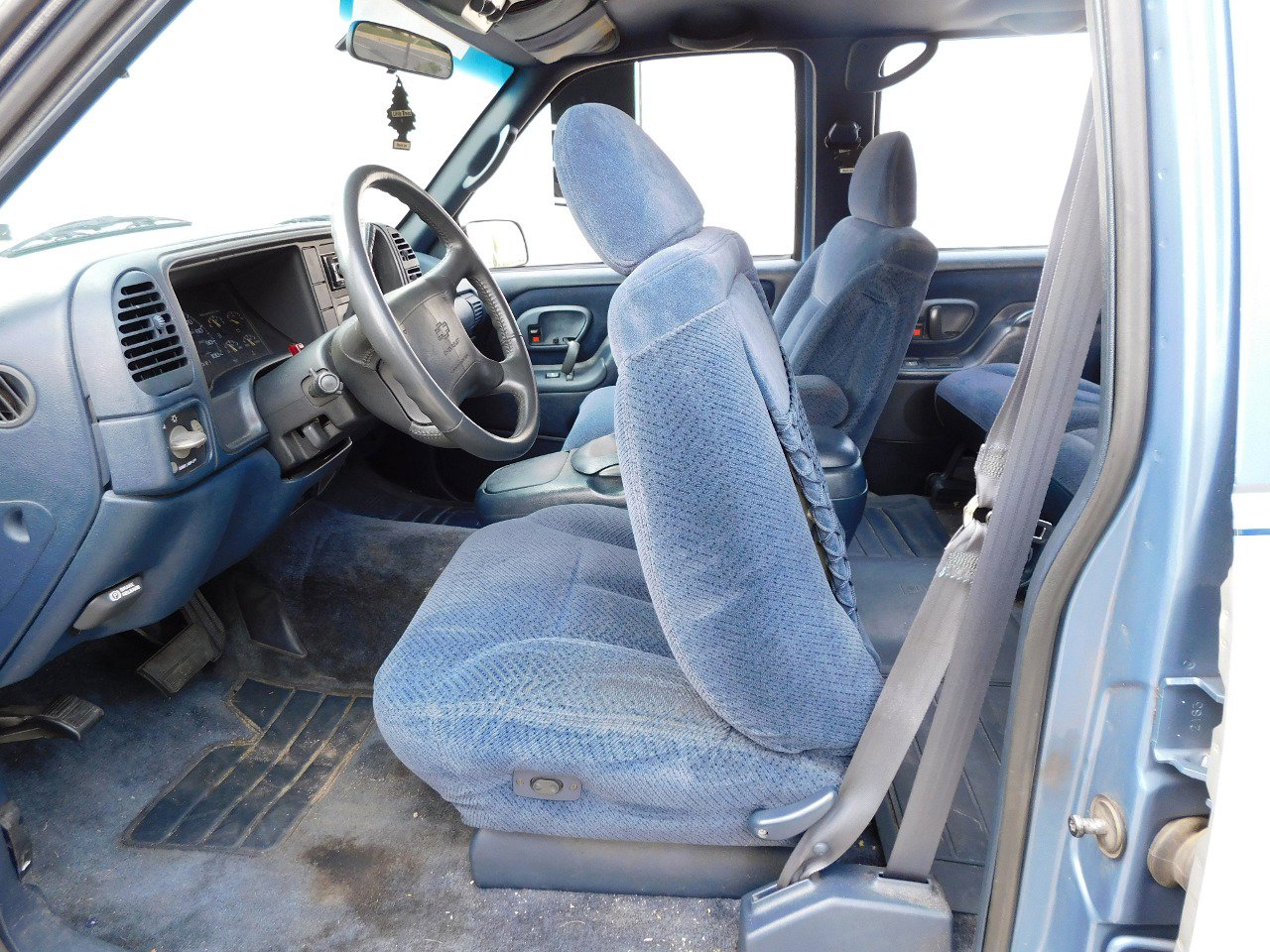 Used 1995 Chevrolet Suburban 2WD image 22