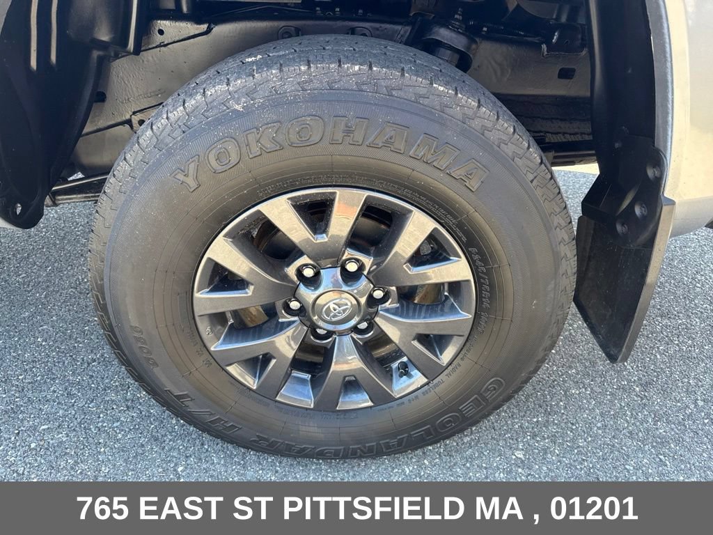 Used 2021 Toyota Tacoma SR5 AWD/4WD image 27