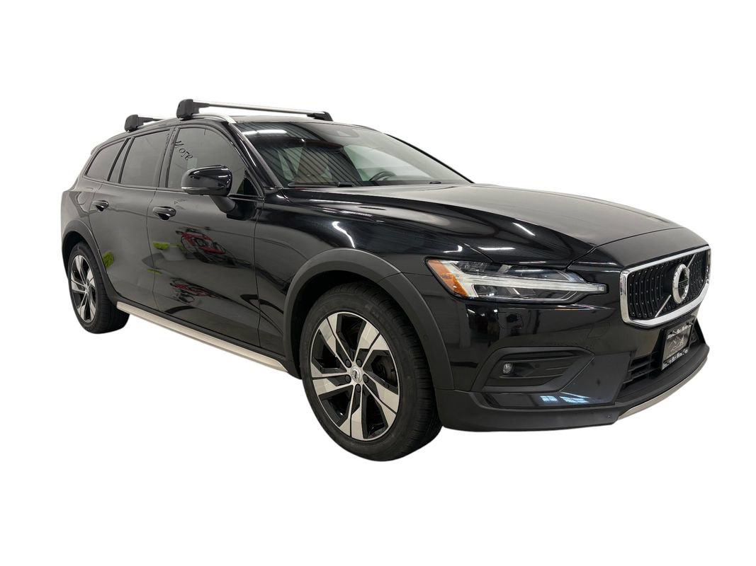 Used 2022 Volvo V60 T5 Cross Country w/ Lounge Package AWD/4WD image 3