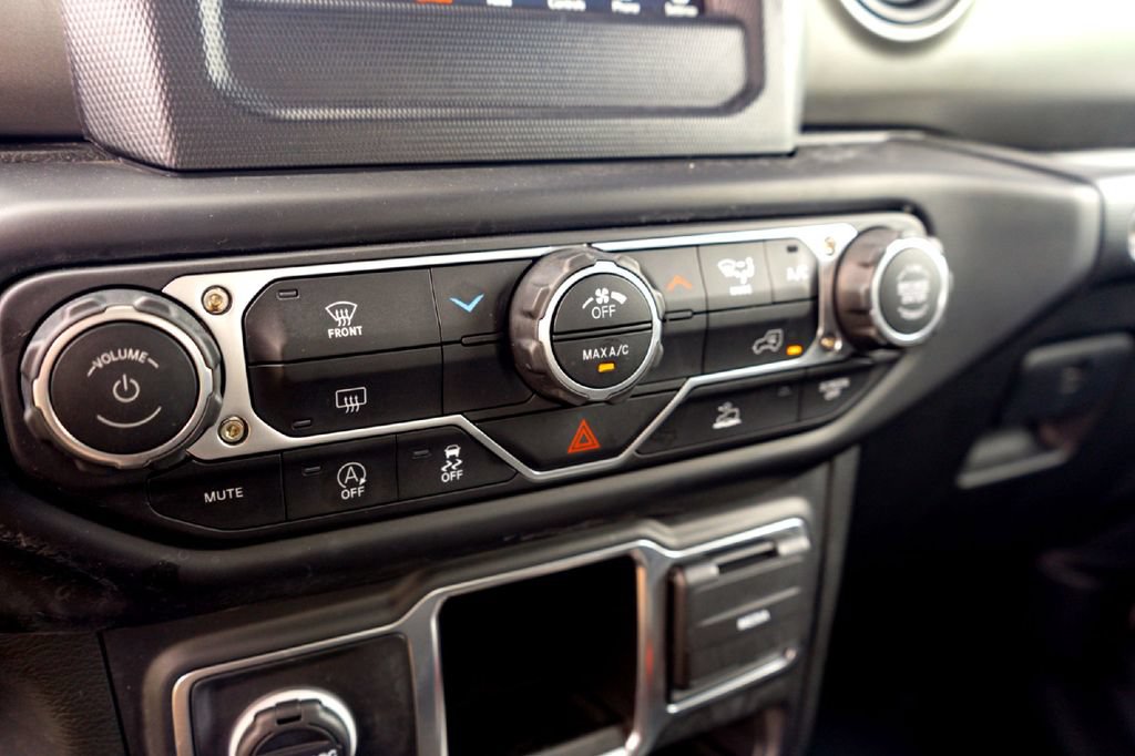 Used 2023 Jeep Wrangler Sport AWD/4WD image 20