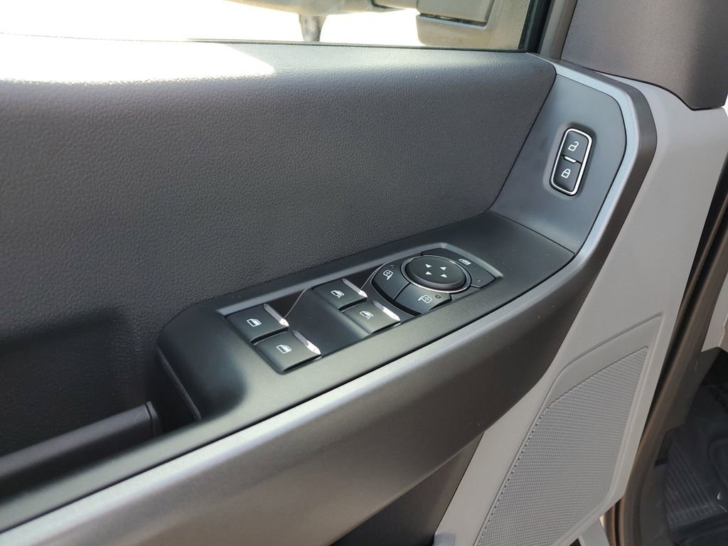 New 2026 Ford F350 4x4 Crew Cab Super Duty image 13