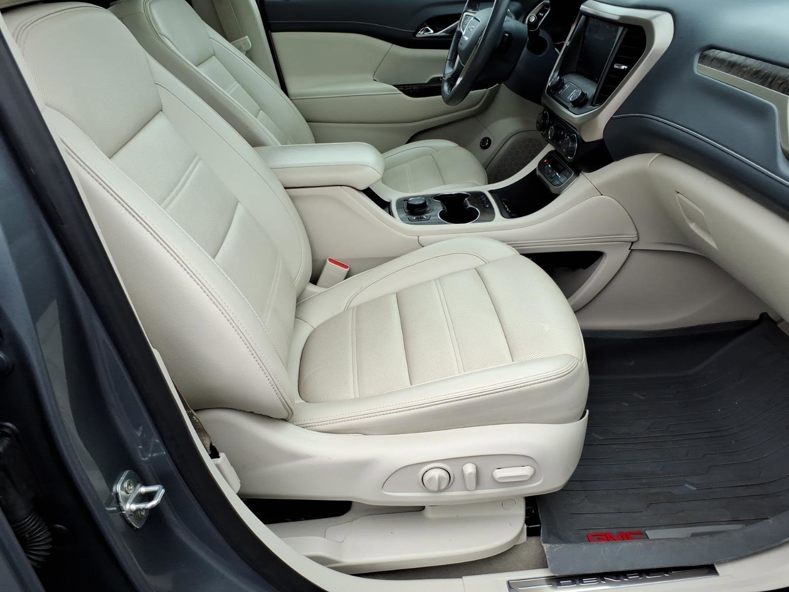 Certified 2021 GMC Acadia Denali w/ Denali Ultimate Package AWD/4WD image 9