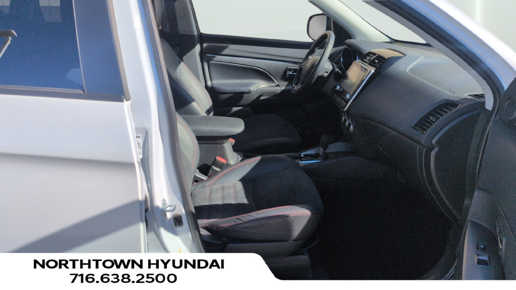 Used 2022 Mitsubishi Outlander Sport SE FWD image 13