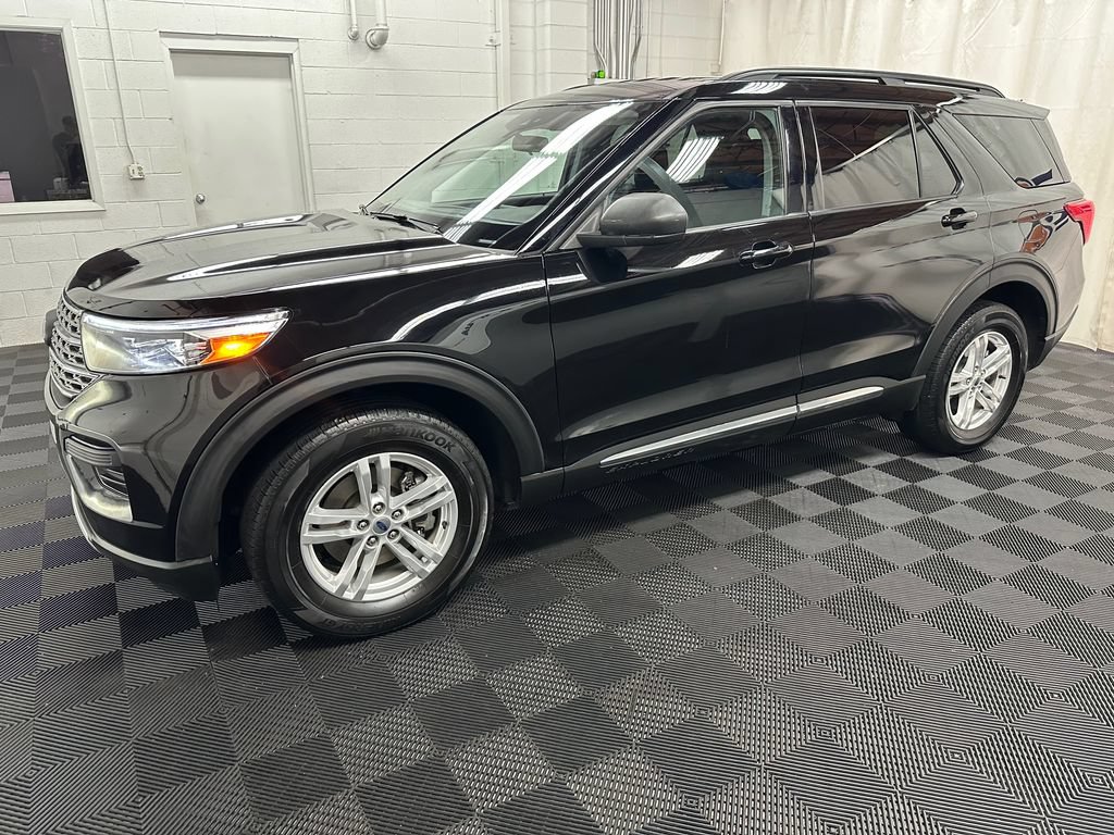 Used 2022 Ford Explorer XLT AWD/4WD image 5