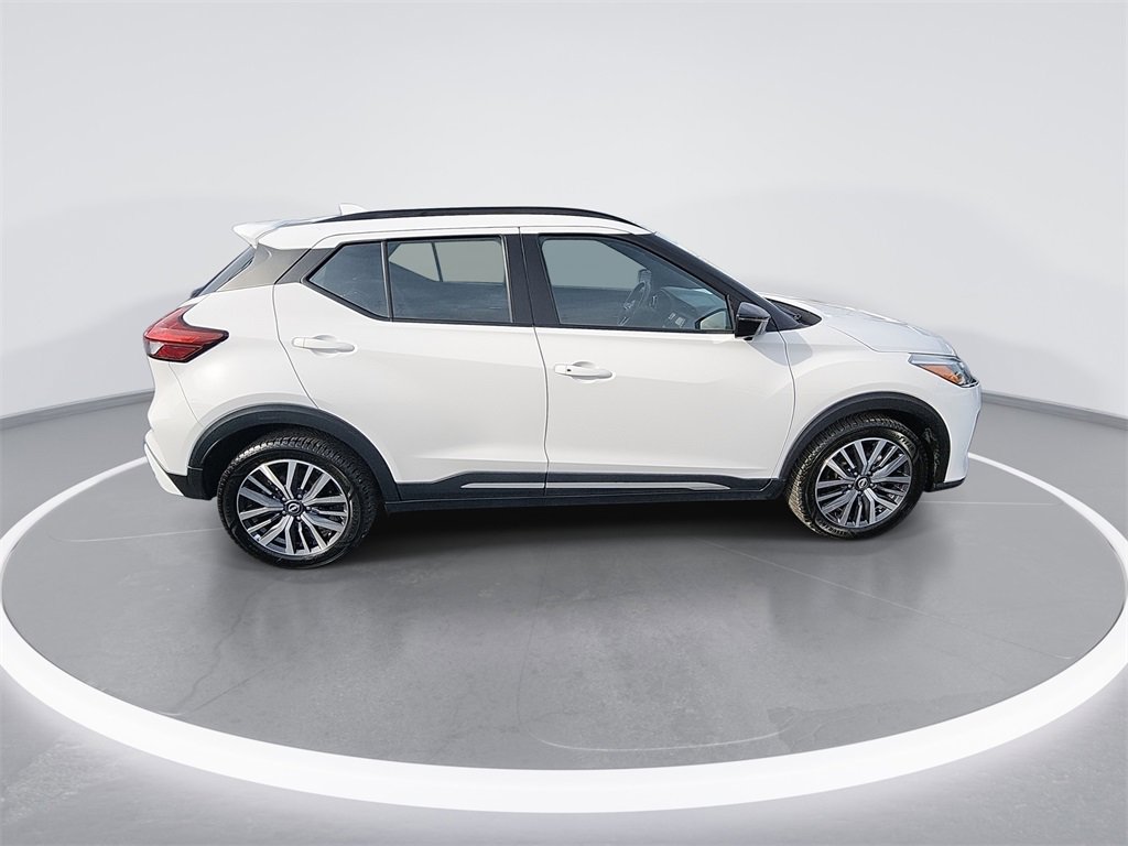 Certified 2024 Nissan Kicks SR image 9