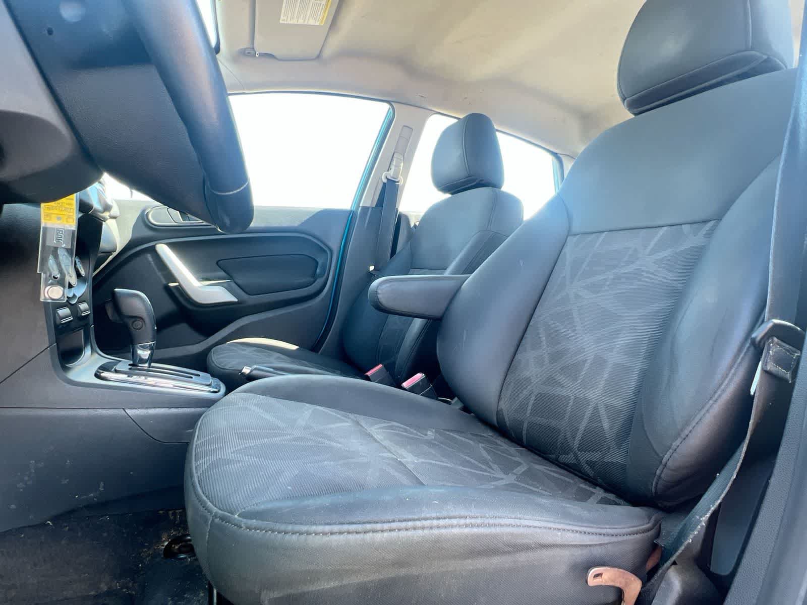 Used 2013 Ford Fiesta SE FWD image 16