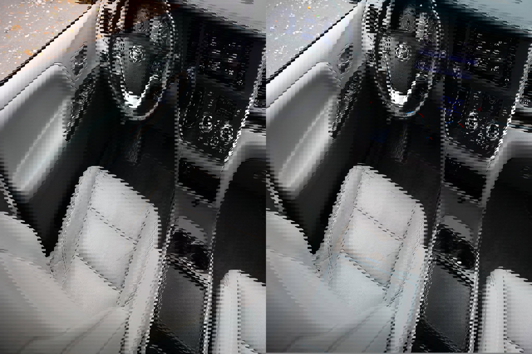 Used 2020 Toyota Sienna XLE image 26