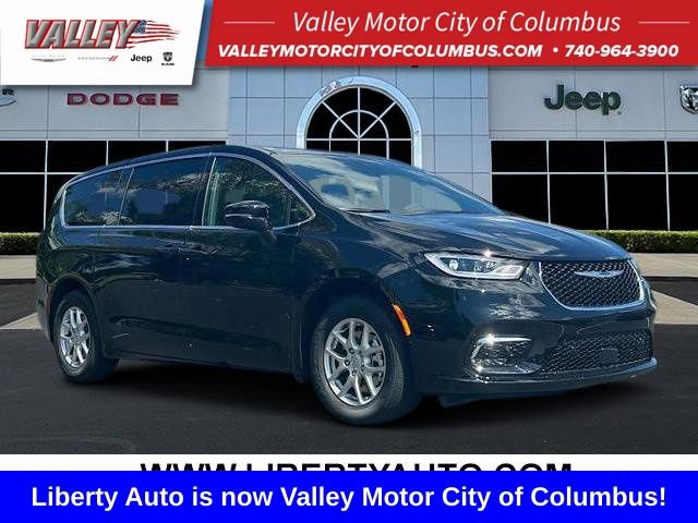 New 2026 Chrysler Pacifica Select