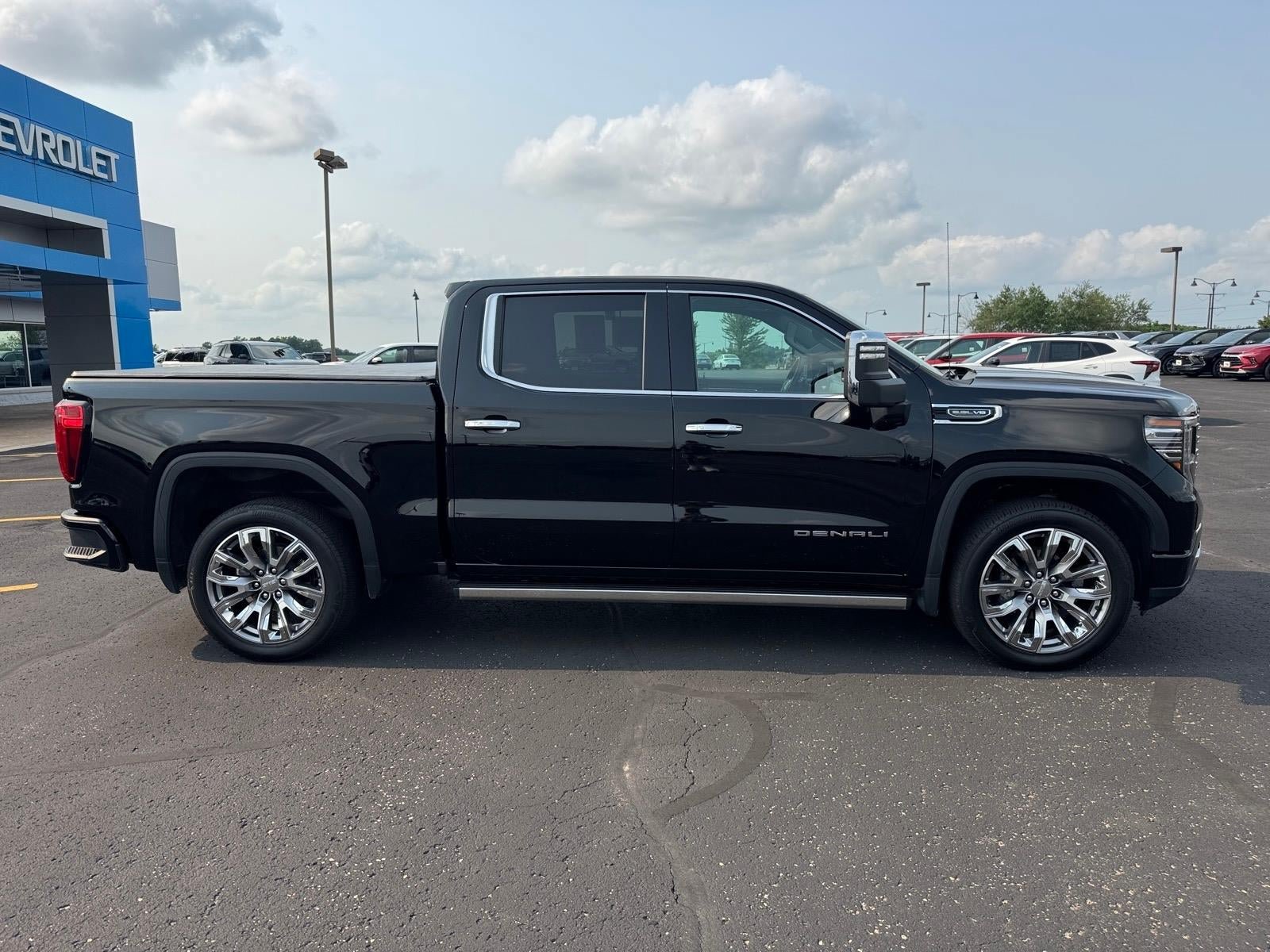 Used 2026 GMC Sierra 1500 Denali w/ Denali Reserve Package AWD/4WD image 2