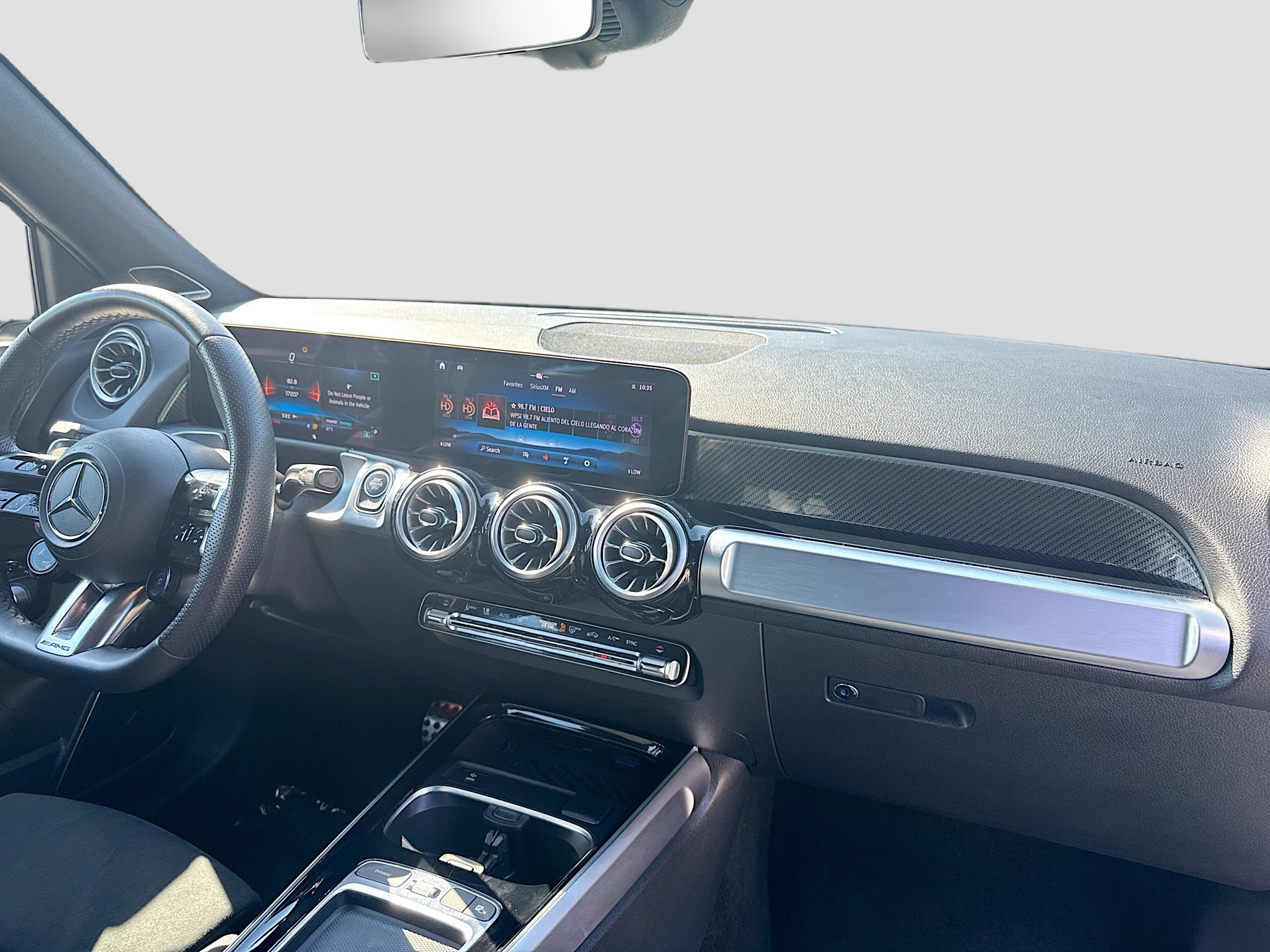 Used 2025 Mercedes-Benz GLB 35 AMG 4MATIC image 30