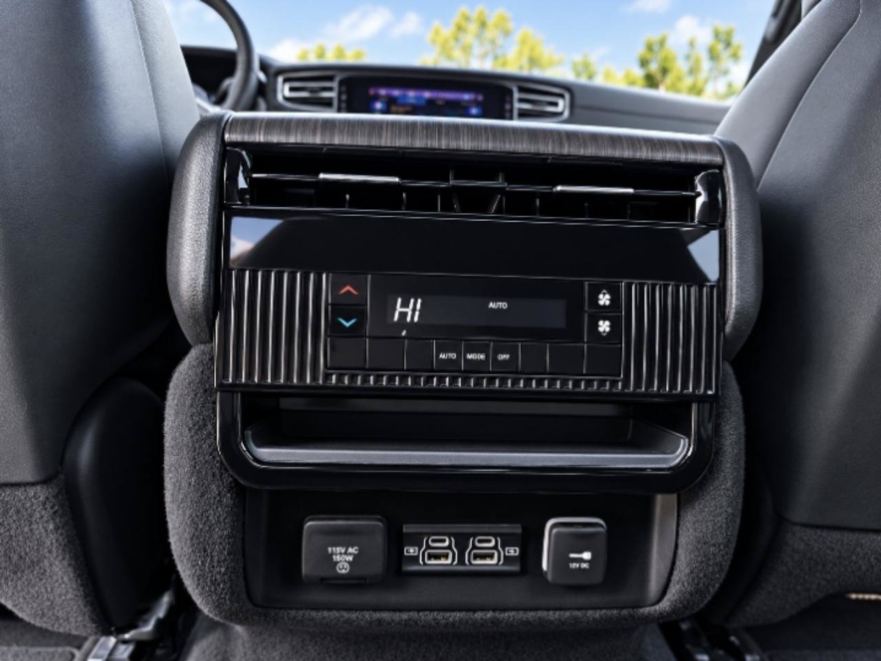 Used 2024 Jeep Wagoneer L Series II AWD/4WD image 23