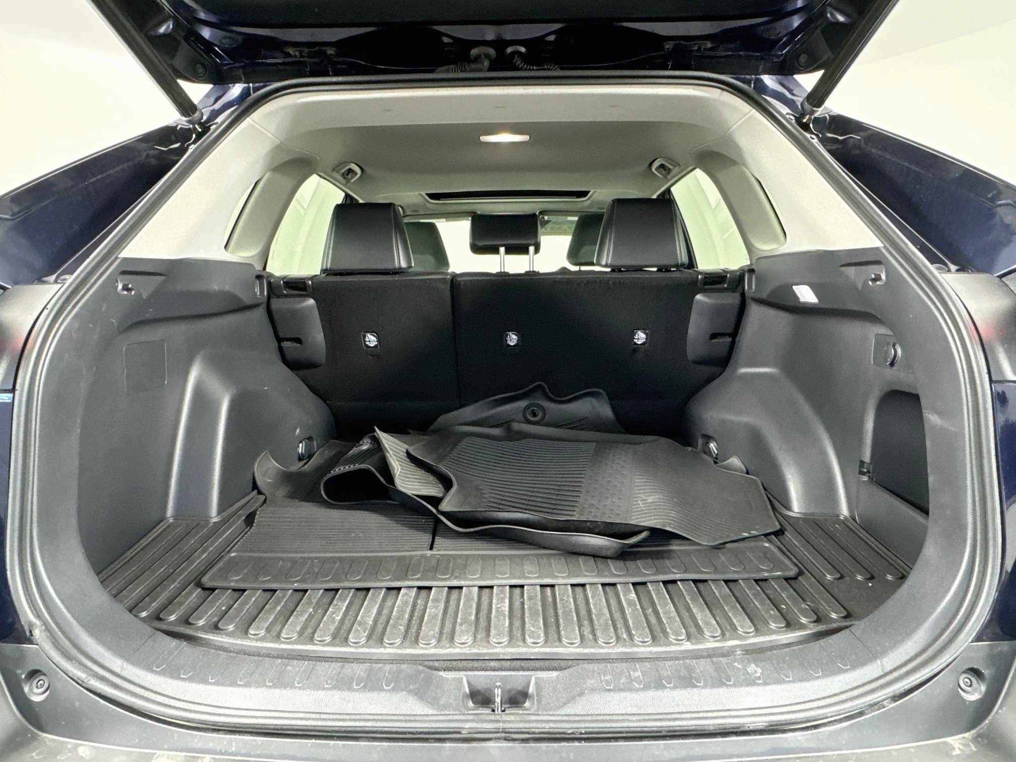 Certified 2023 Toyota RAV4 XLE Premium AWD/4WD image 27