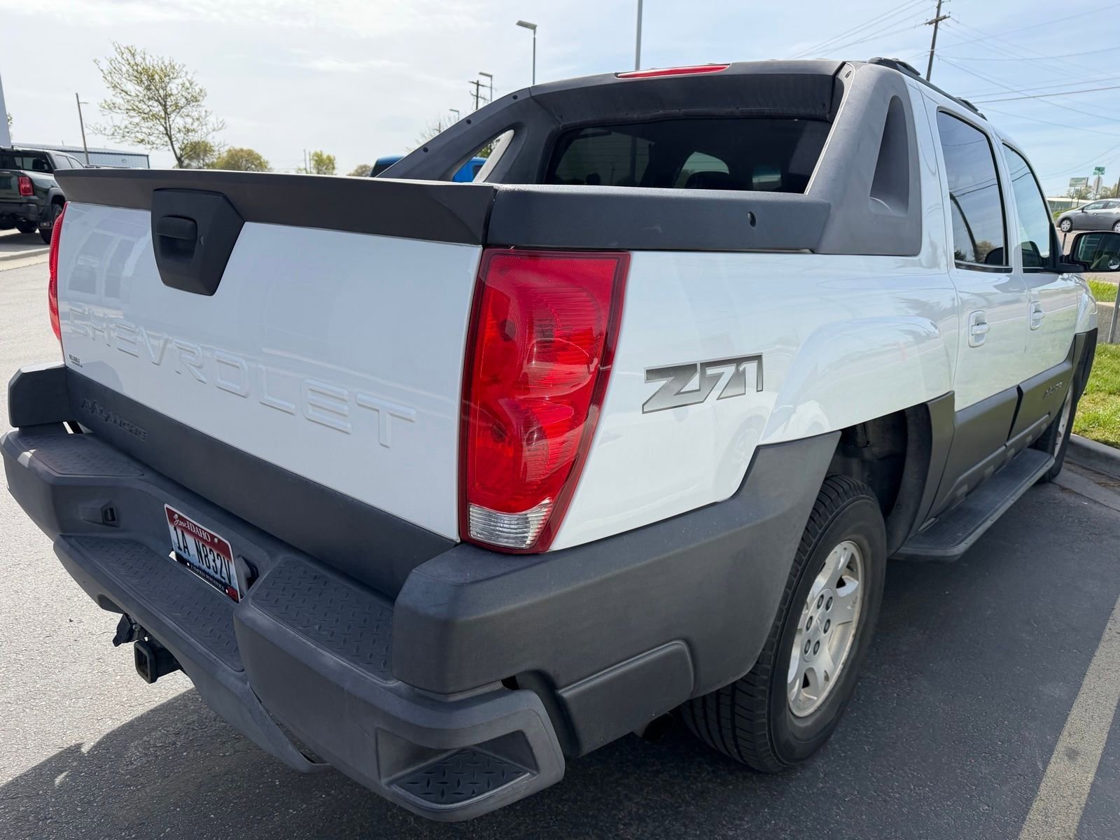 Used 2003 Chevrolet Avalanche 4x4 w/ Suspension Package, Off-Road image 8