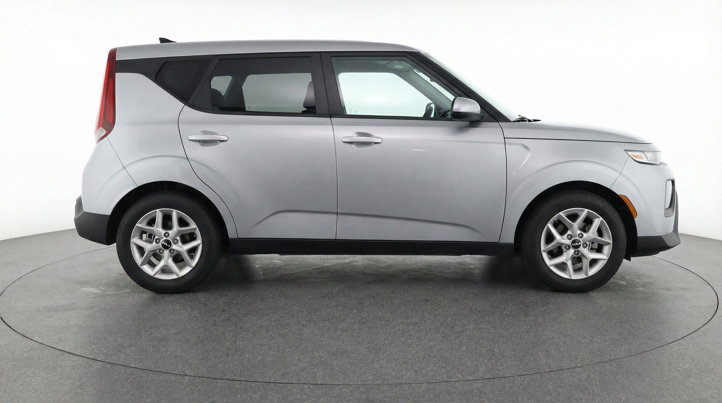 Used 2025 Kia Soul LX w/ LX Technology Package image 11