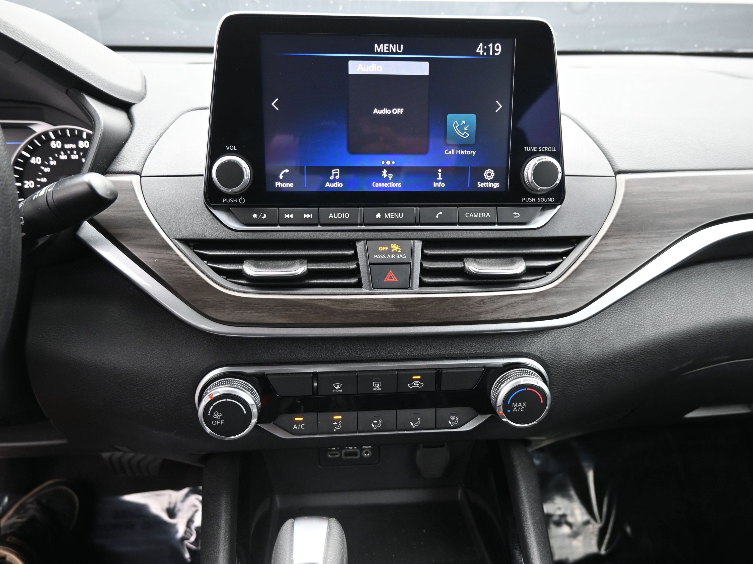 Used 2024 Nissan Altima 2.5 SV image 15