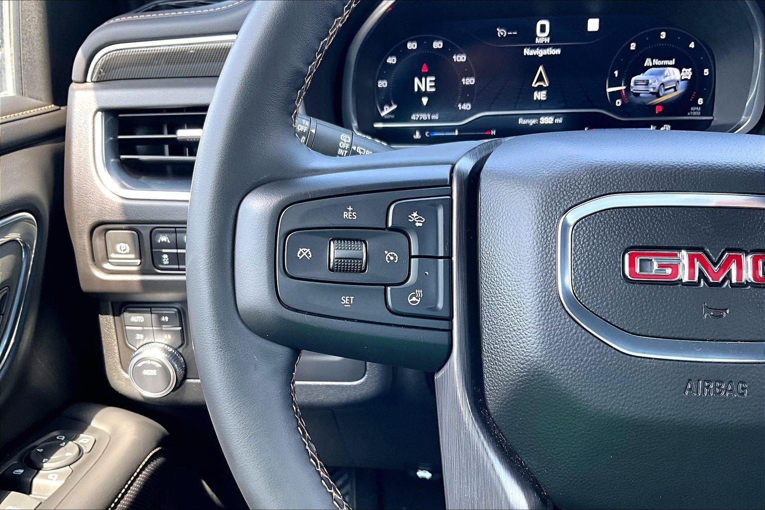 Used 2023 GMC Yukon XL AT4 w/ Technology Package AWD/4WD image 19