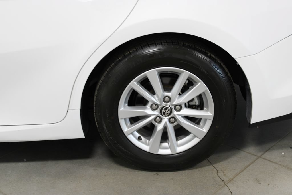 Used 2025 Toyota Camry LE FWD image 46