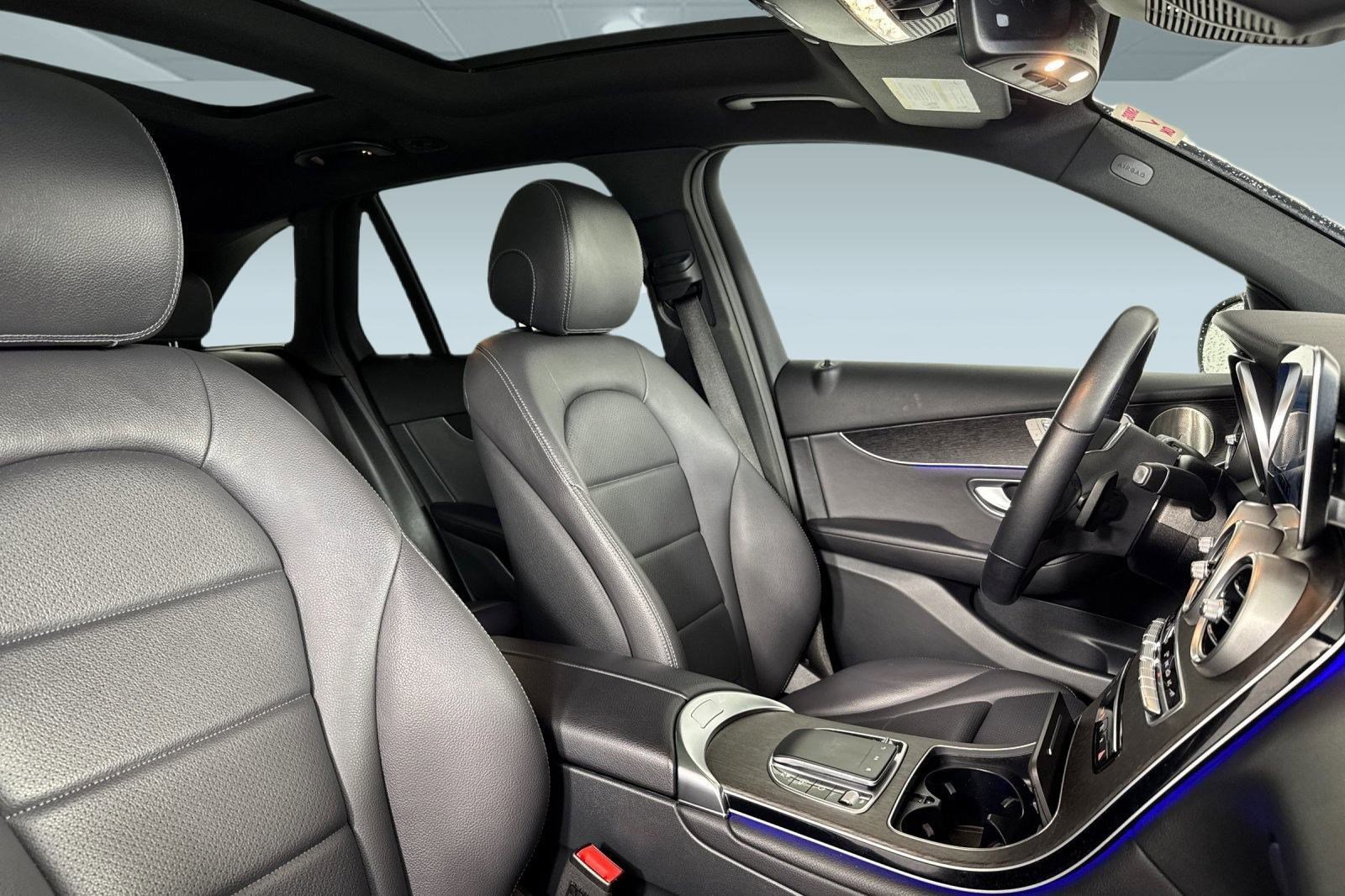 Used 2021 Mercedes-Benz GLC 300 4MATIC image 33