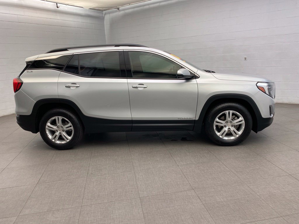 Used 2020 GMC Terrain SLE w/ Driver Convenience Package FWD image 6