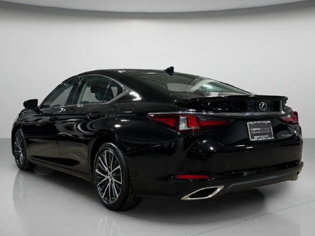 Used 2023 Lexus ES 350 w/ Premium Package FWD image 6