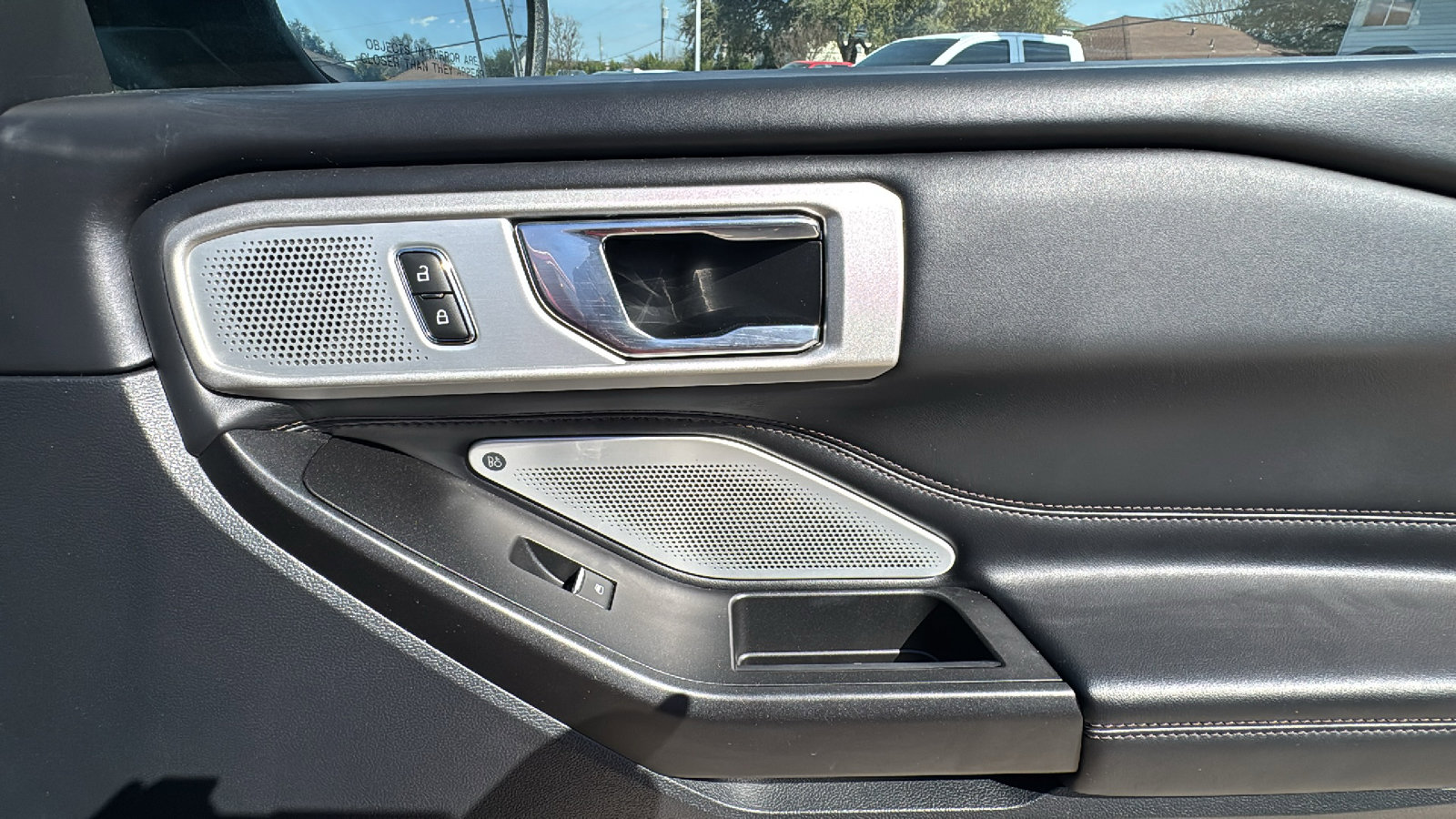 Used 2020 Ford Explorer Platinum w/ Premium Technology Package image 32