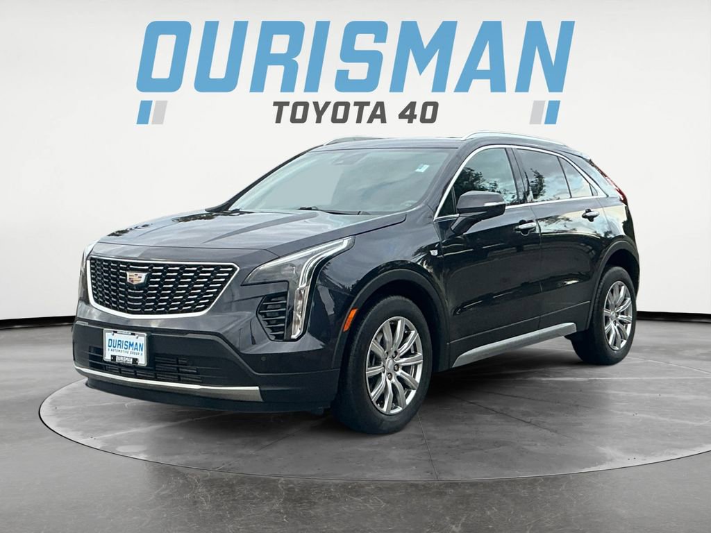 Used 2022 Cadillac XT4 Premium Luxury w/ Enhanced Visibility Package image 2