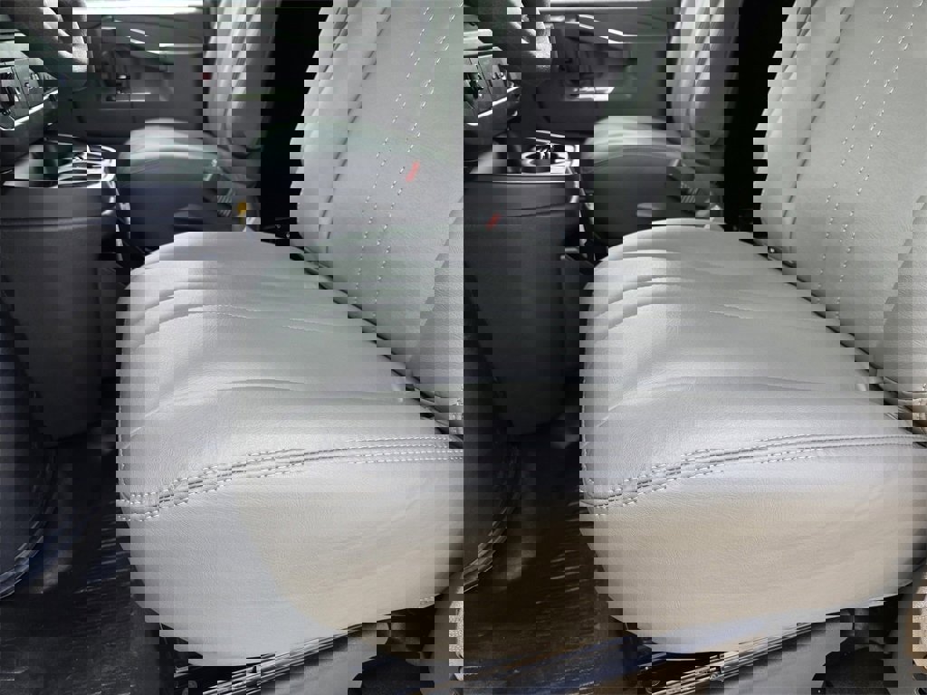 New 2025 Chevrolet Express 2500 w/ Communications Package image 13