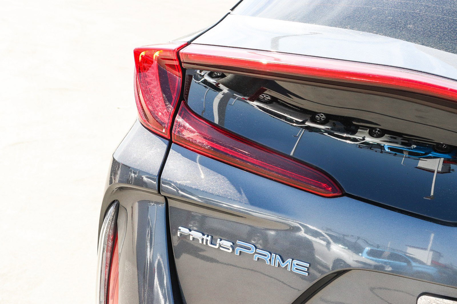 Certified 2018 Toyota Prius Prime Premium FWD image 8