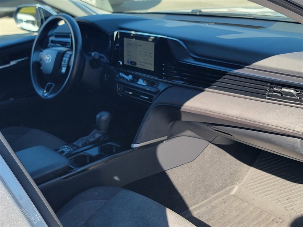Used 2025 Toyota Camry LE image 23