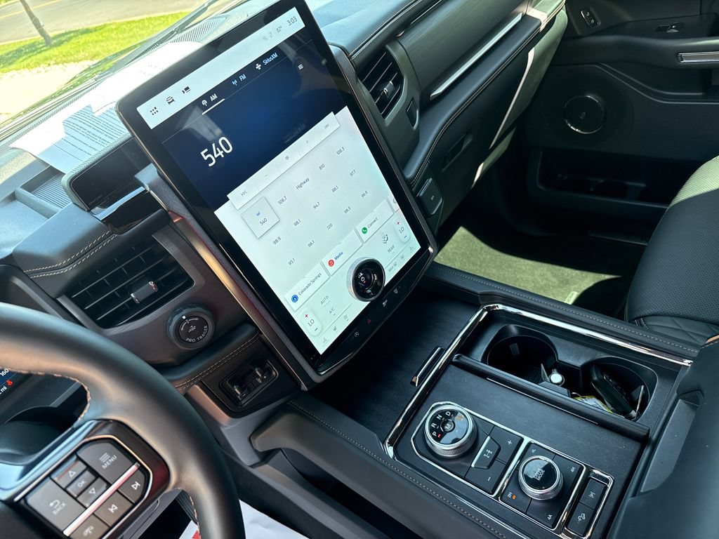 Used 2024 Ford Expedition Max Platinum AWD/4WD image 18