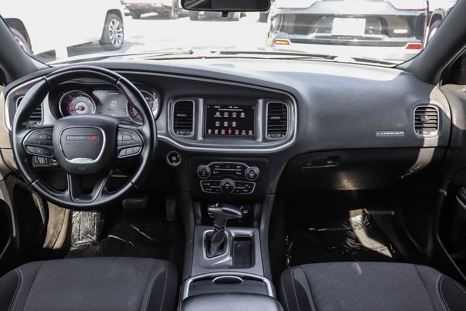 Used 2022 Dodge Charger SXT RWD image 11