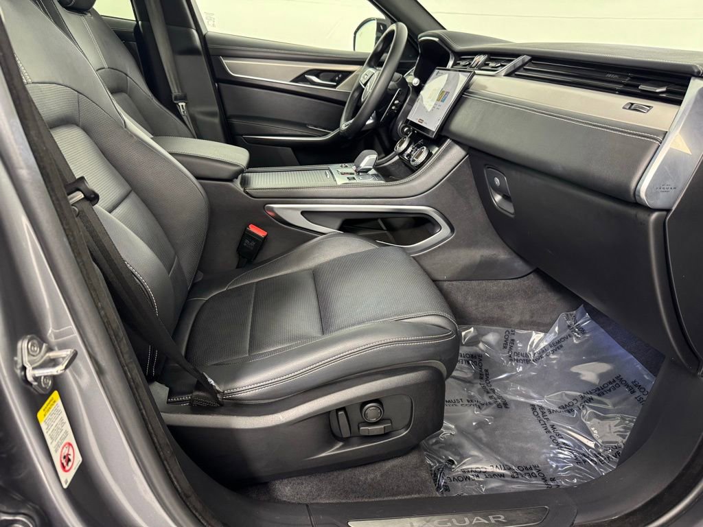 Used 2025 Jaguar F-PACE R-Dynamic S image 32