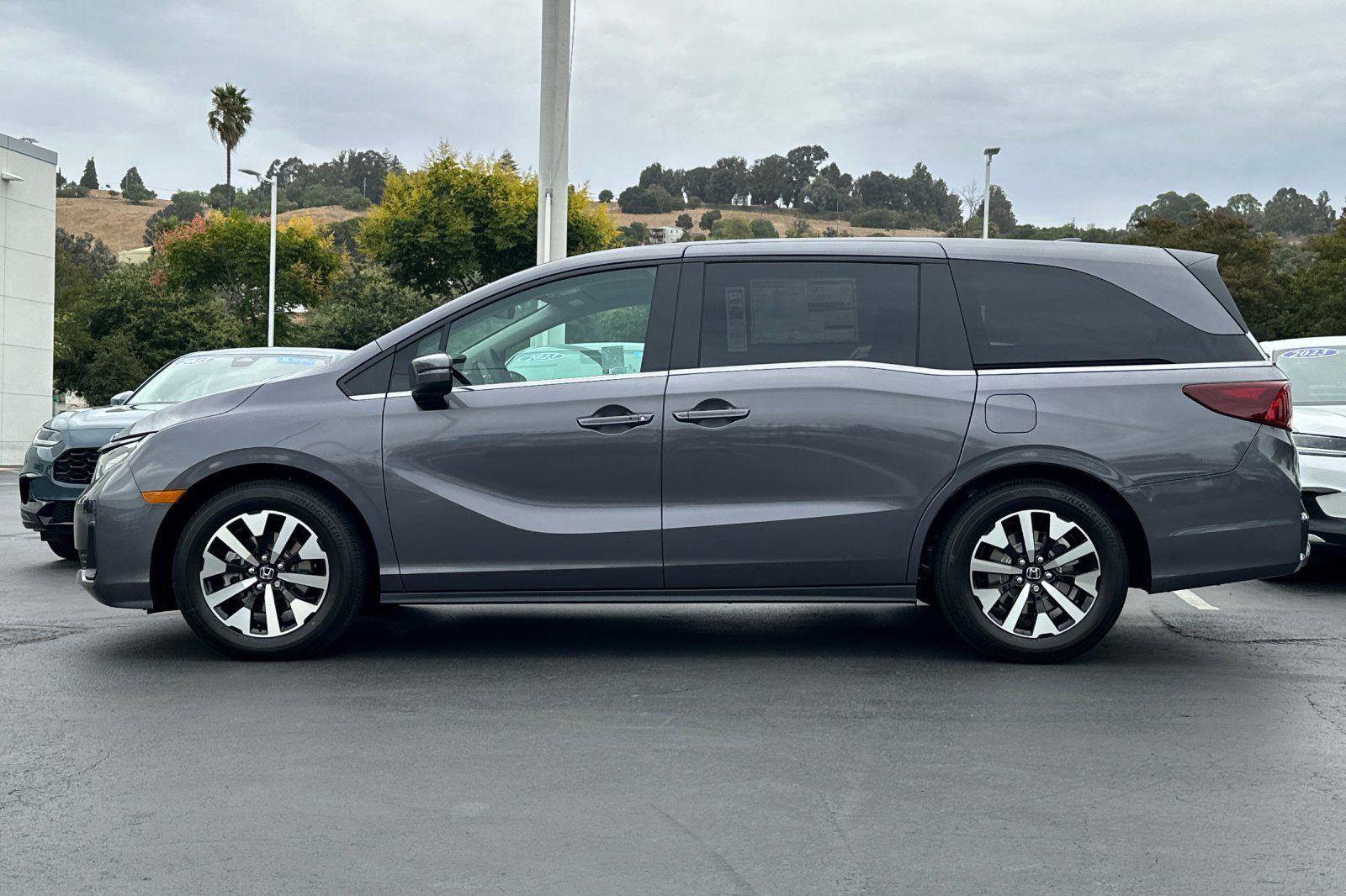 New 2026 Honda Odyssey EX-L image 6
