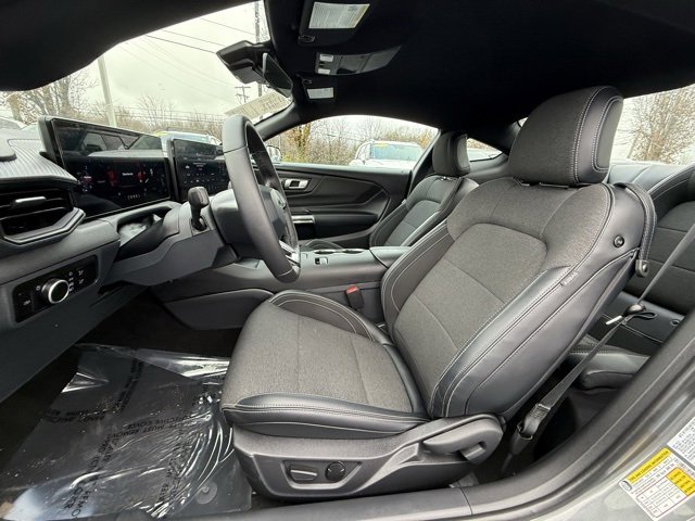 Used 2025 Ford Mustang Coupe image 14