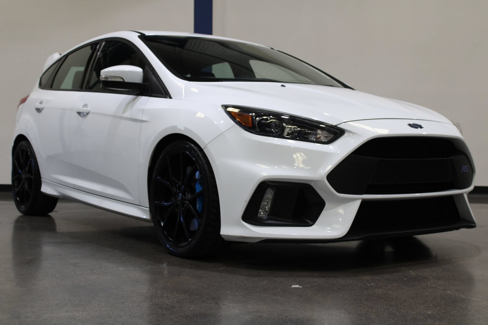 Used 2017 Ford Focus RS AWD/4WD image 3