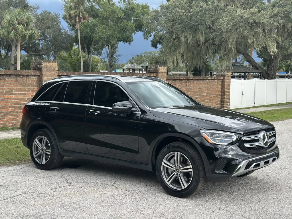 Used 2021 Mercedes-Benz GLC 300 image 4