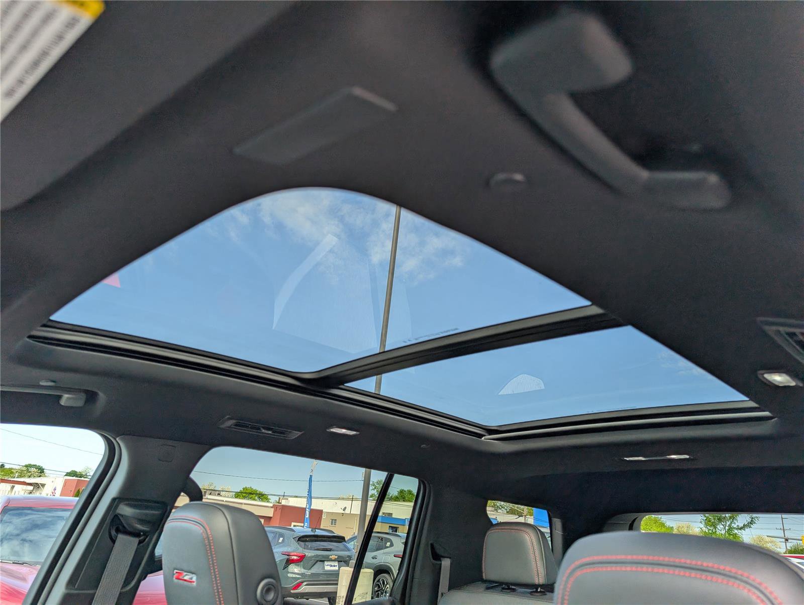 New 2026 Chevrolet Traverse Z71 w/ LPO, Floor Liner Package AWD/4WD image 6