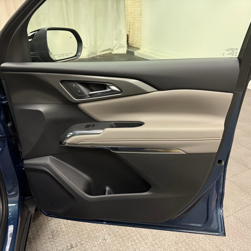 New 2026 Chevrolet Traverse LT w/ Sun and Wheel Package FWD image 17