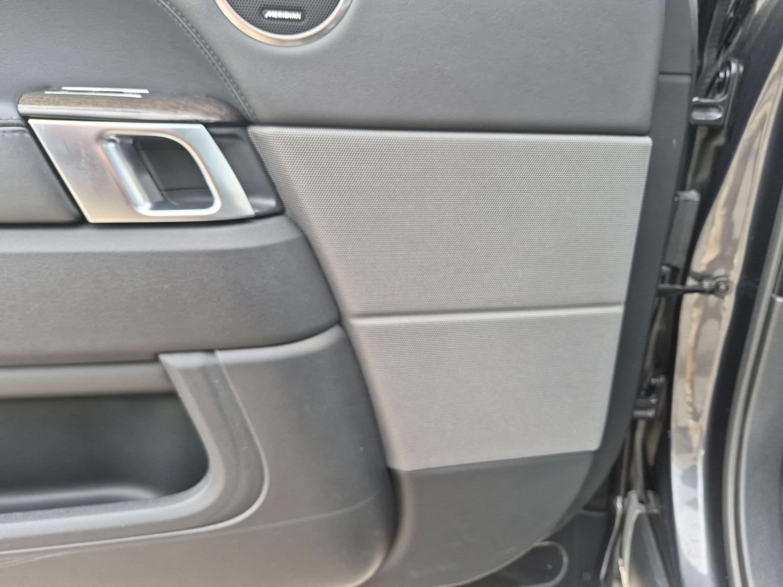 Used 2019 Land Rover Range Rover Sport HSE AWD/4WD image 13