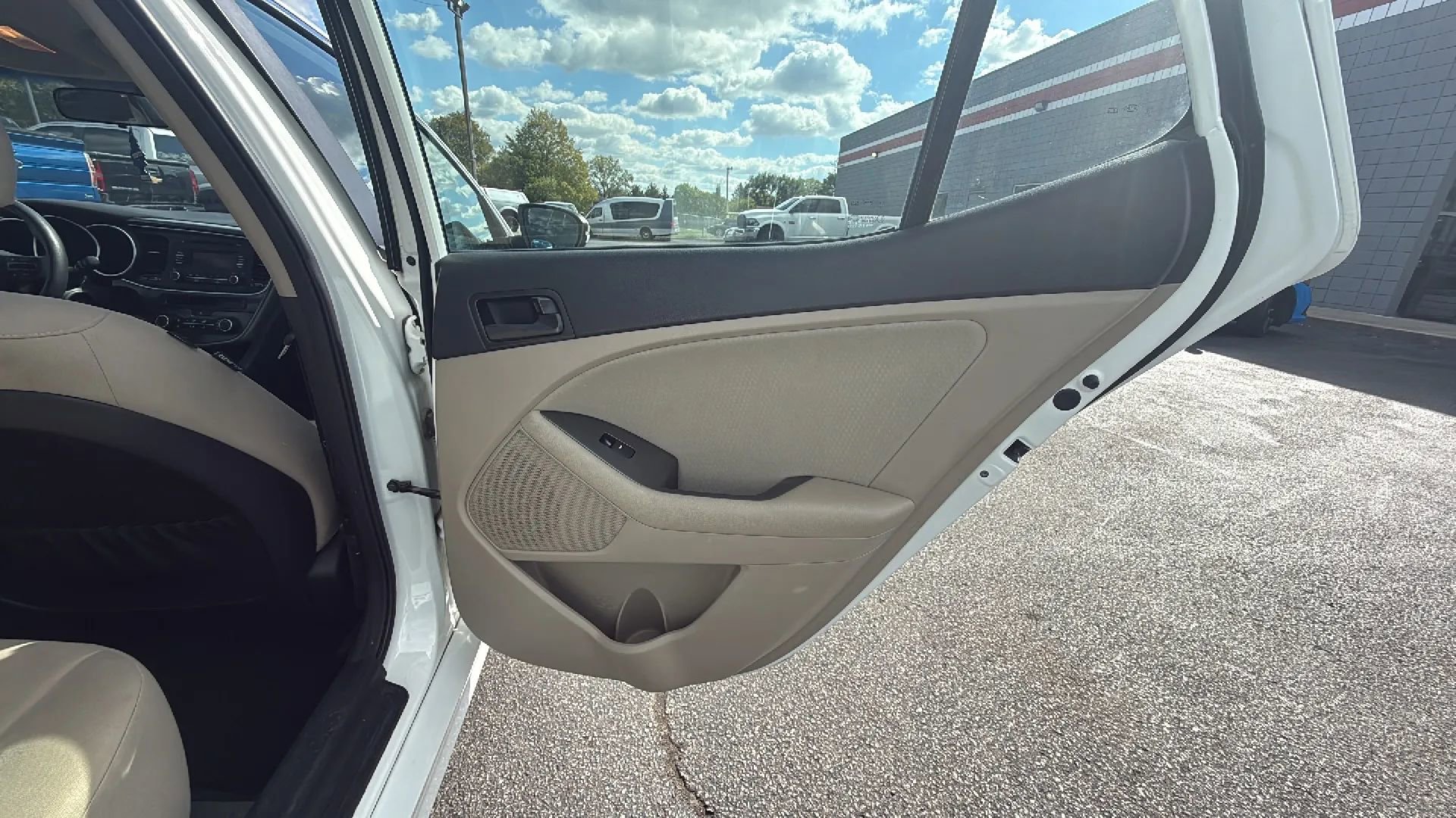 Used 2015 Kia Optima LX image 13