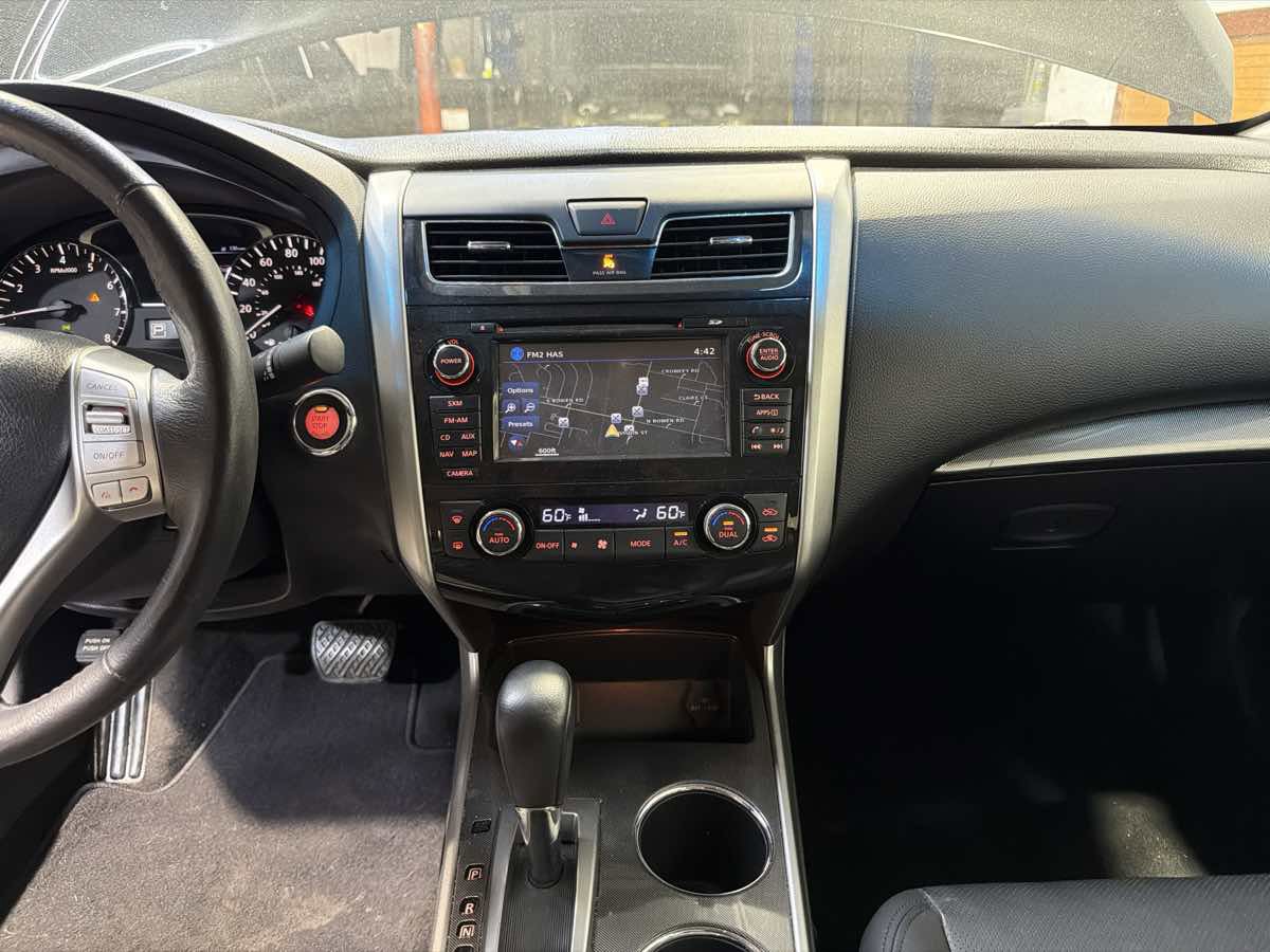 Used 2015 Nissan Altima 3.5 SL FWD image 19